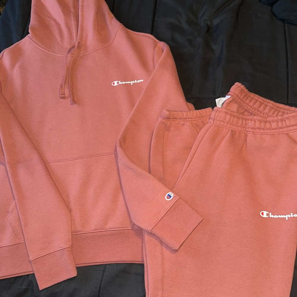 Champion jogger set; please read